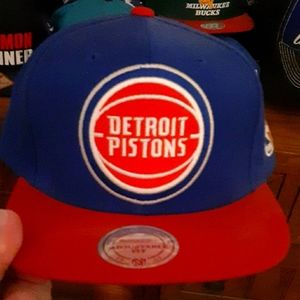 Detroit Pistons Mitchell and Ness mens snapback